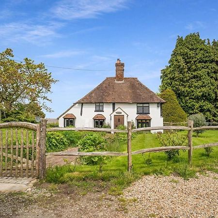 Local Walks Pub Gardens Pet Friendly Landscaped Gardens And Free Private Parking Villa Doddington  Exterior photo