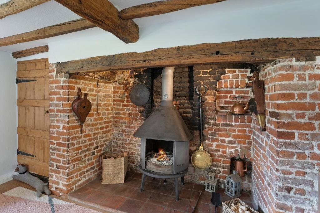 Local Walks Pub Gardens Pet Friendly Landscaped Gardens And Free Private Parking Villa Doddington  Exterior photo