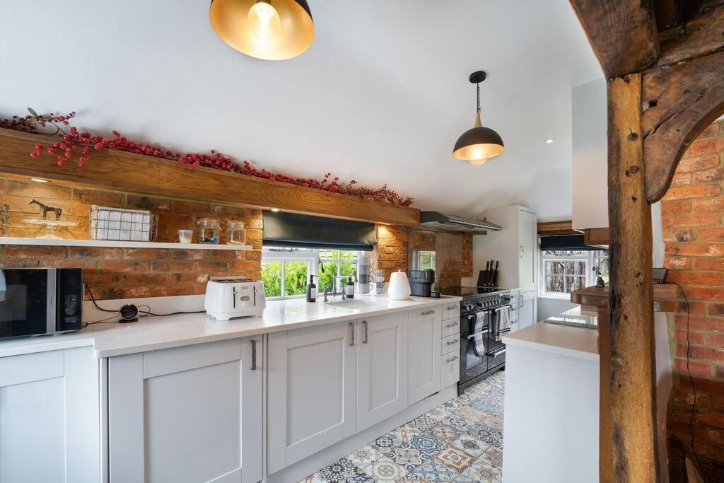 Local Walks Pub Gardens Pet Friendly Landscaped Gardens And Free Private Parking Villa Doddington  Exterior photo