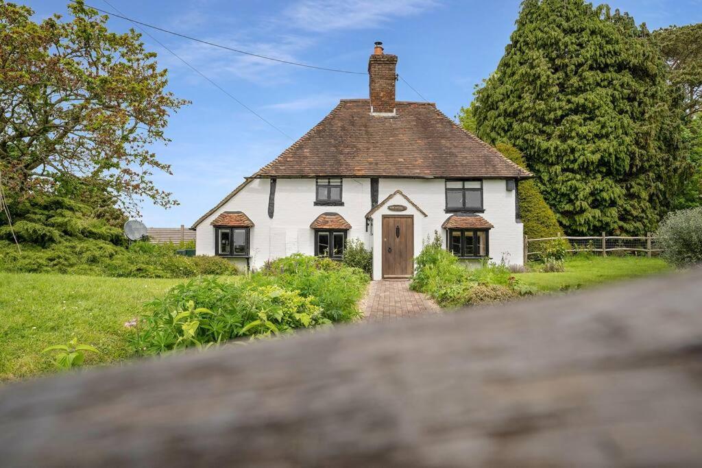 Local Walks Pub Gardens Pet Friendly Landscaped Gardens And Free Private Parking Villa Doddington  Exterior photo