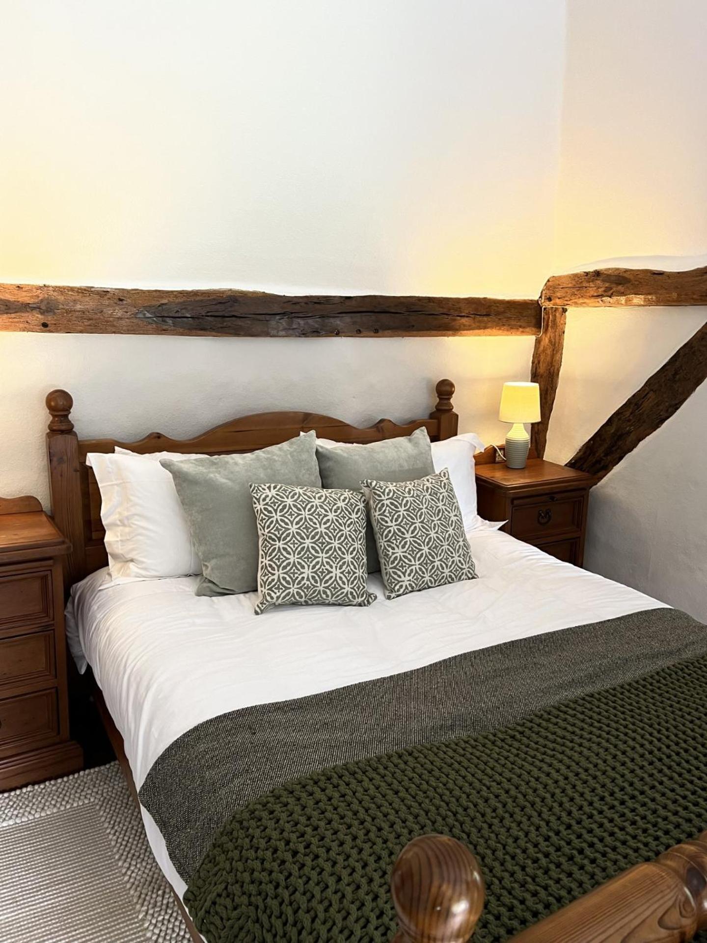 Local Walks Pub Gardens Pet Friendly Landscaped Gardens And Free Private Parking Villa Doddington  Exterior photo